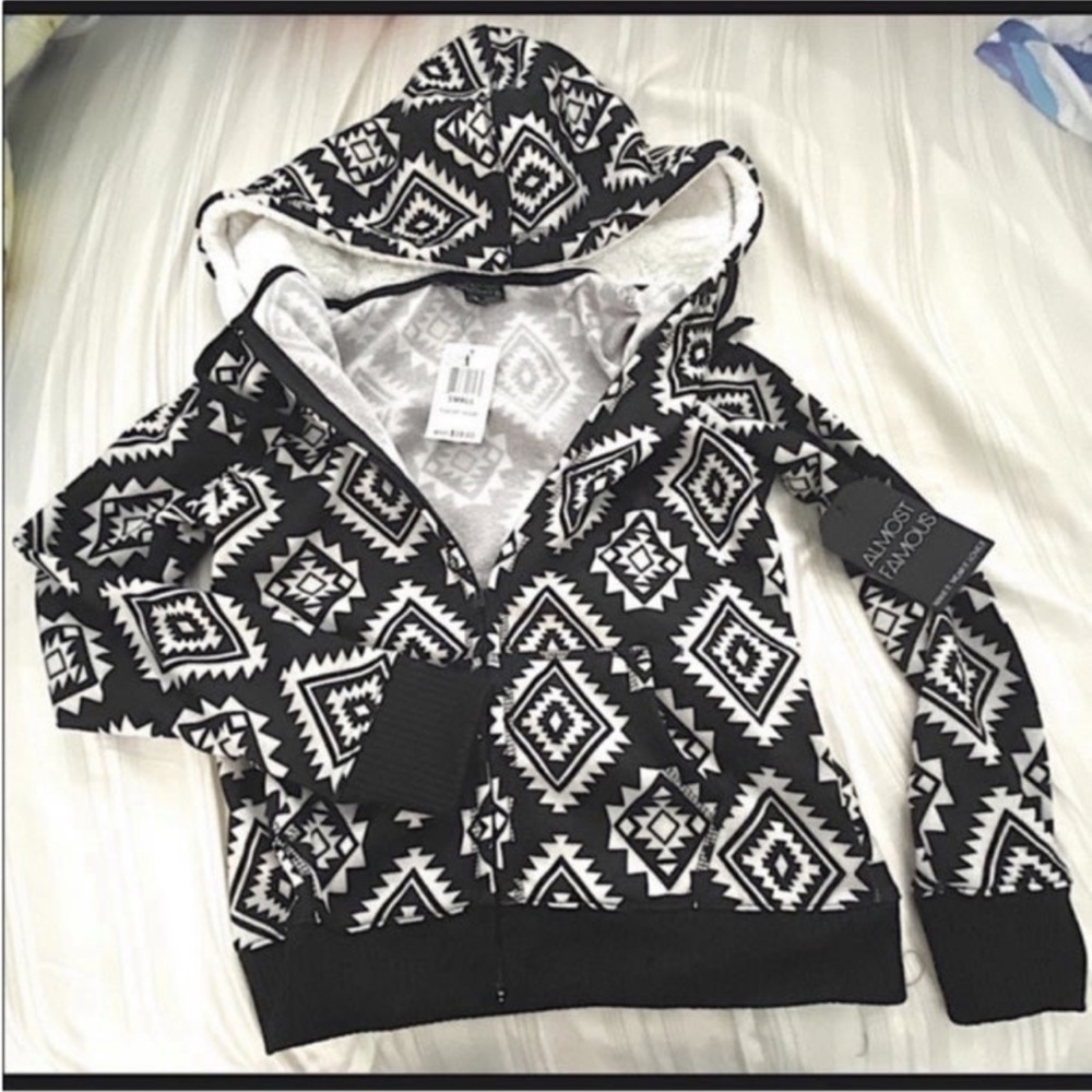 Almost Famous Juniors' Printed Hoodie Small